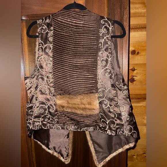 Real Mink Fur Vest Custom Made (MOB WIFE VIBES) - Picture 4 of 5
